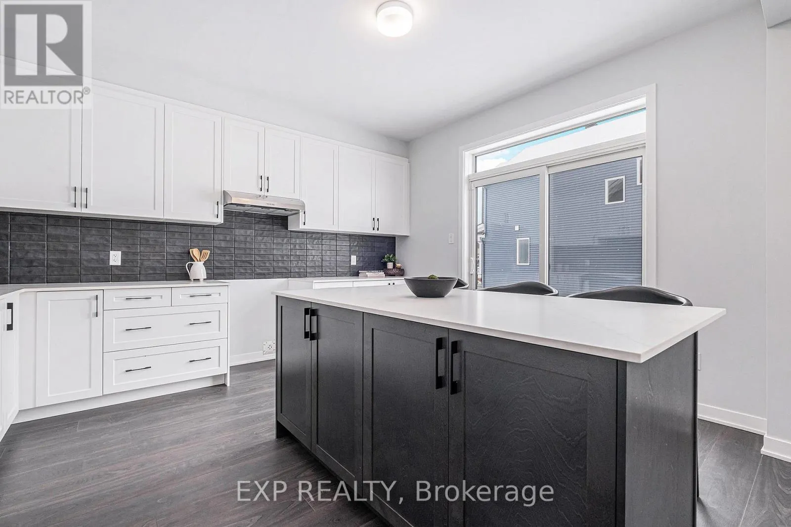 312 CORNFLOWER ROW
