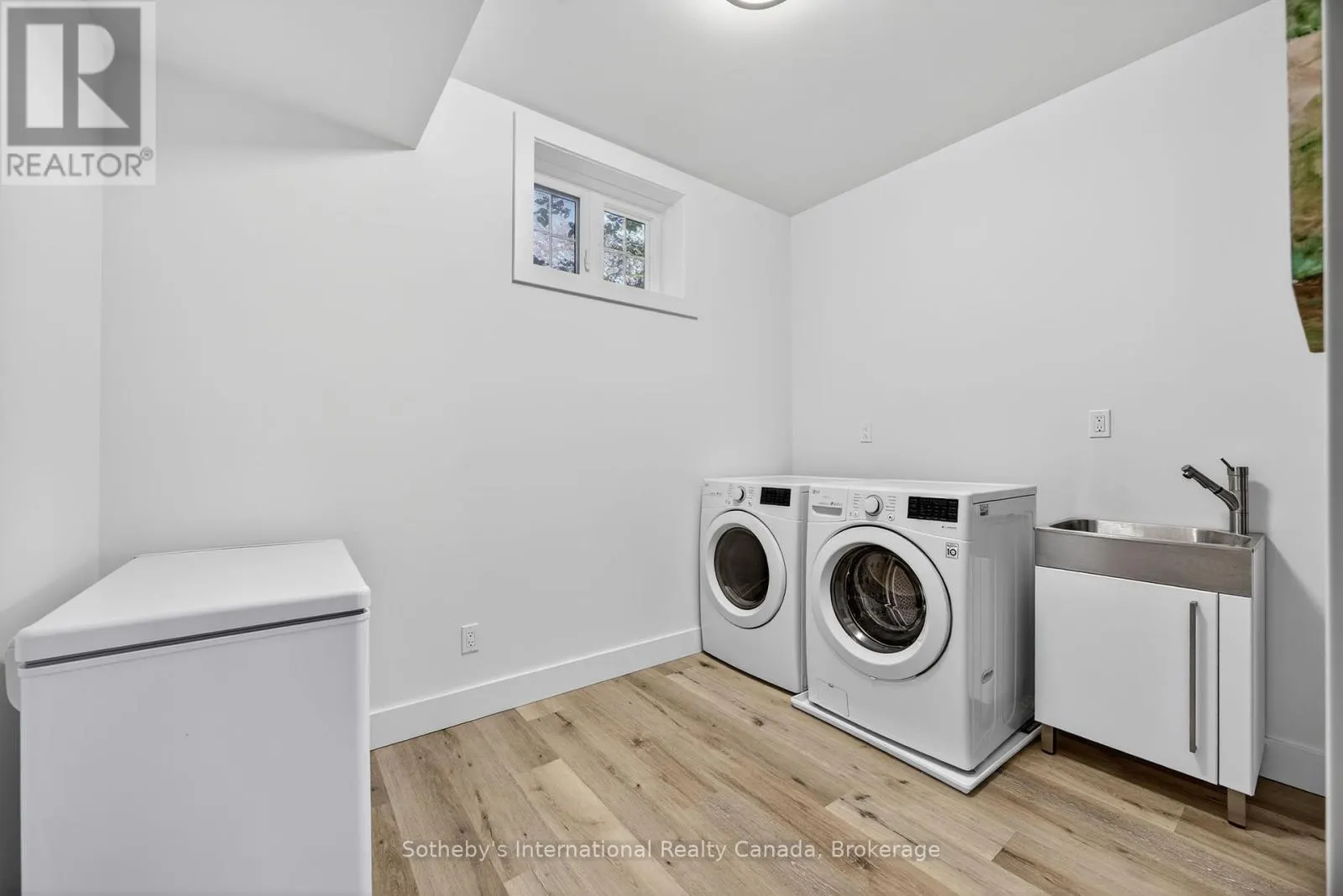 UNIT 52 - 1160 WHITESIDE ROAD, #Unit 52