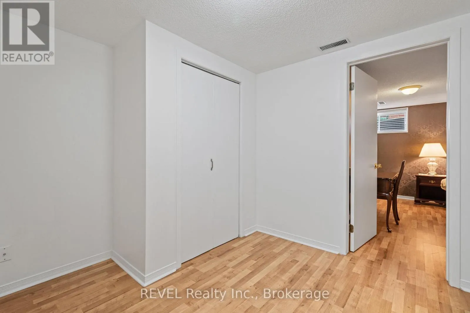 LOWER - 101 WELLANDVALE DRIVE, #Lower
