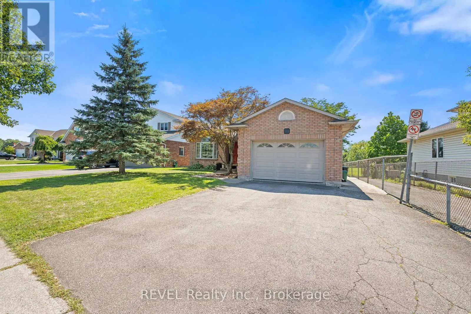 LOWER - 101 WELLANDVALE DRIVE, #Lower