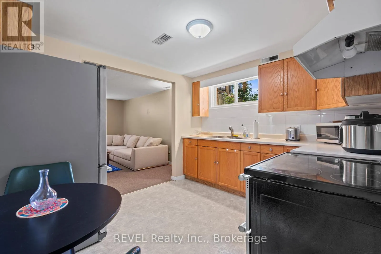 LOWER - 101 WELLANDVALE DRIVE, #Lower