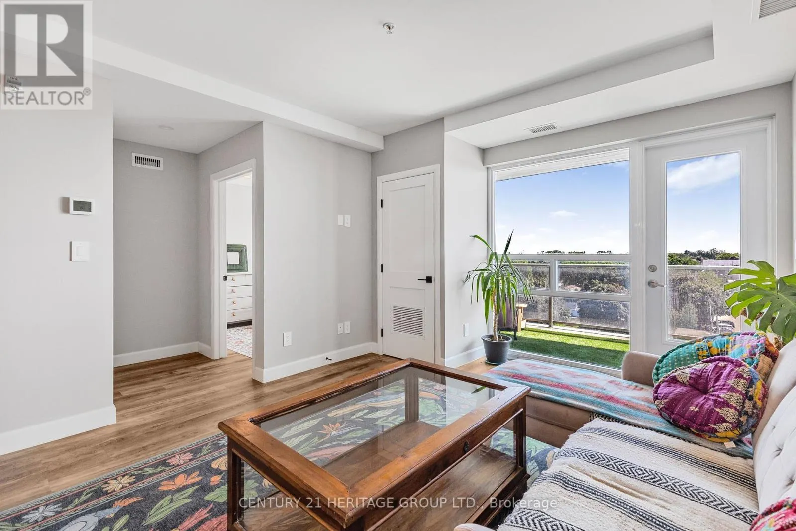 606 - 34 NORMAN STREET
