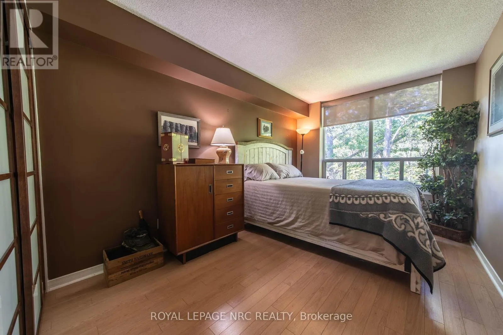 401 - 8111 FOREST GLEN DRIVE, #401