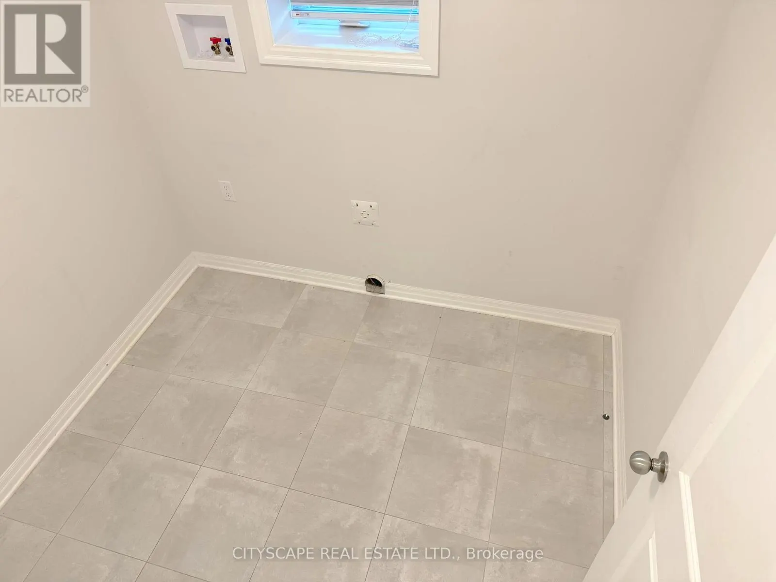 118 BENJAMIN PARKWAY
