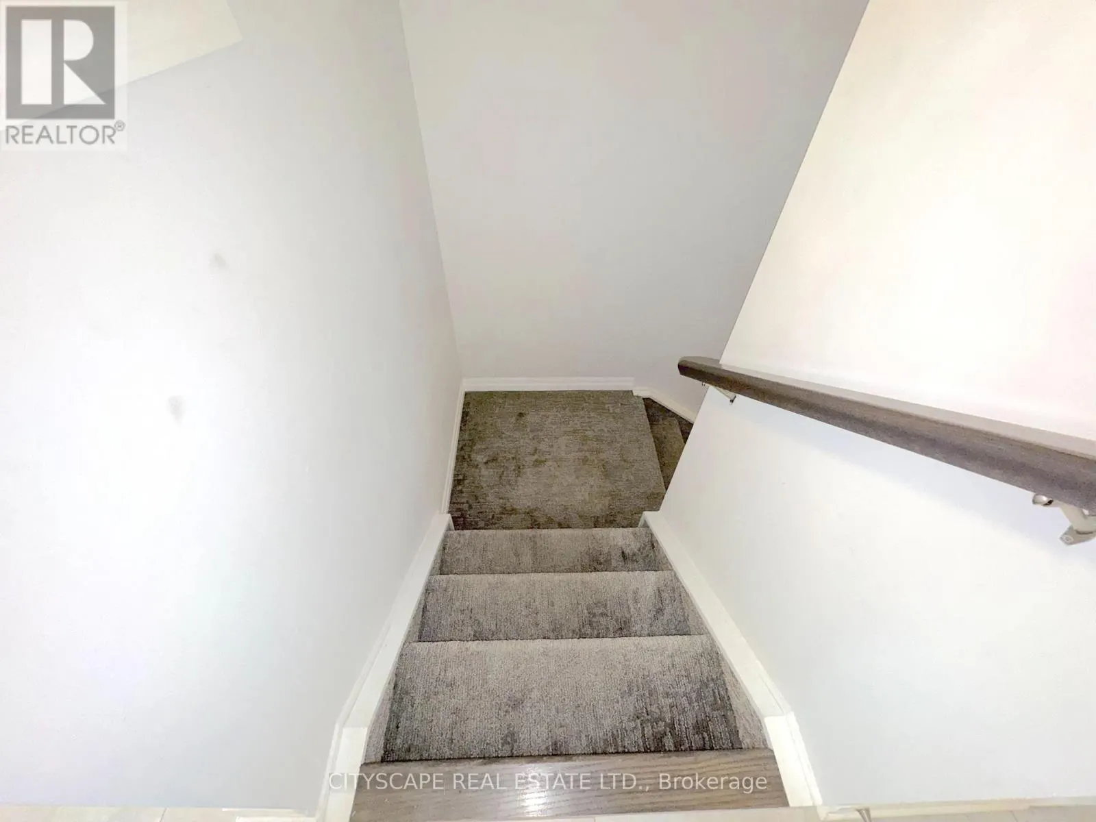 118 BENJAMIN PARKWAY