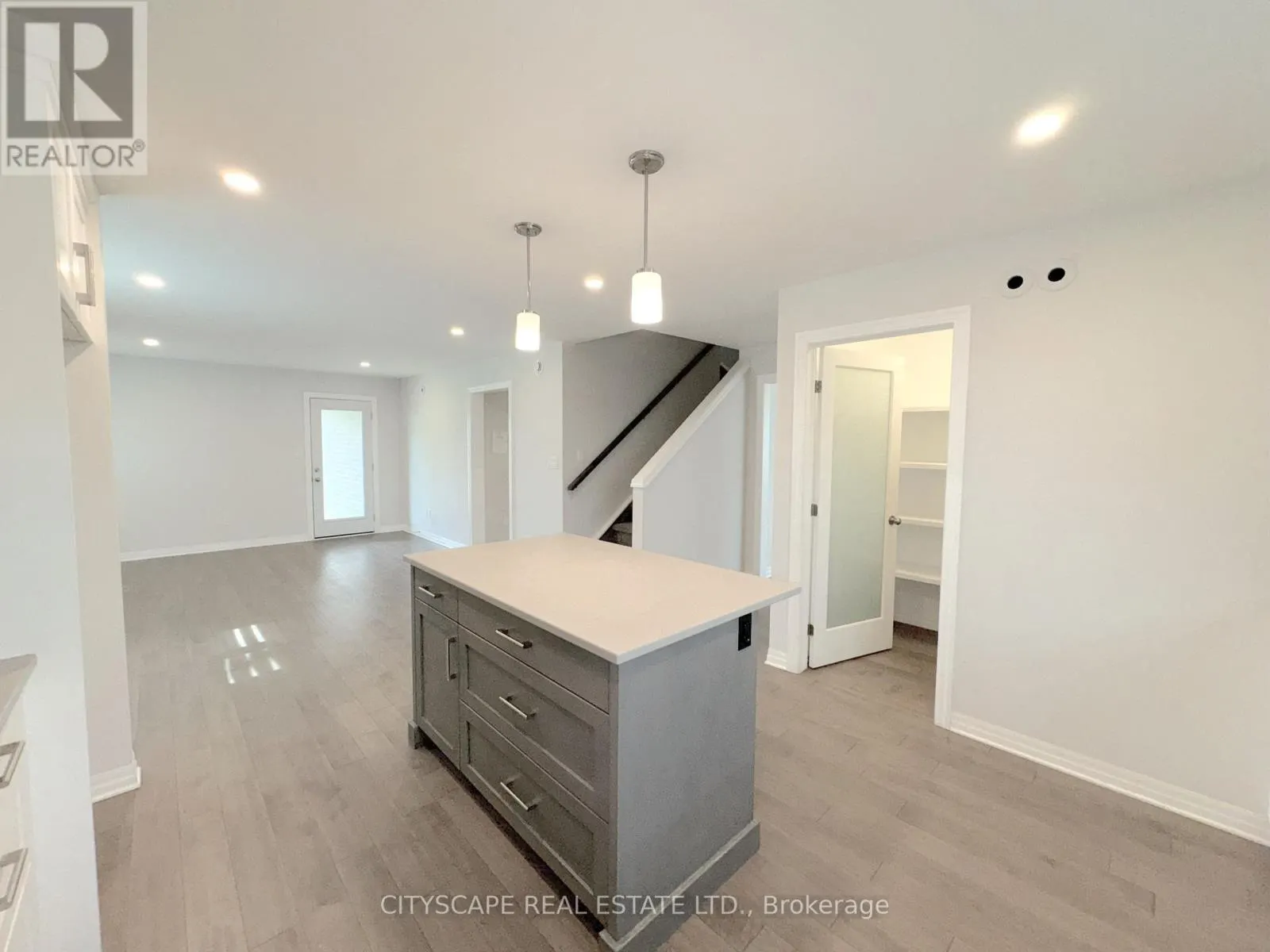118 BENJAMIN PARKWAY