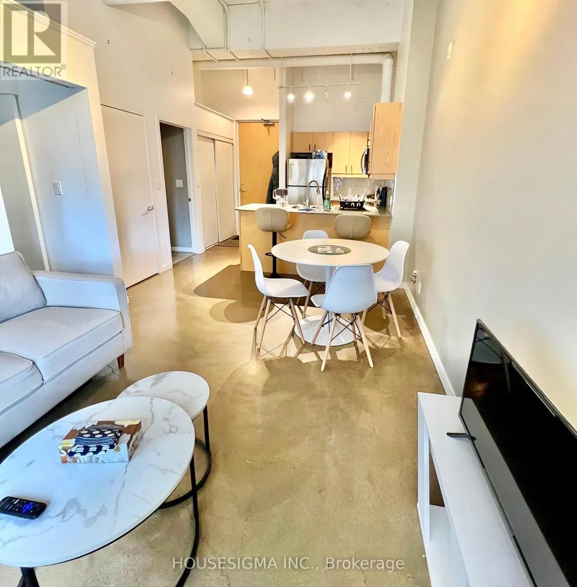 109 - 404 KING STREET WEST STREET W