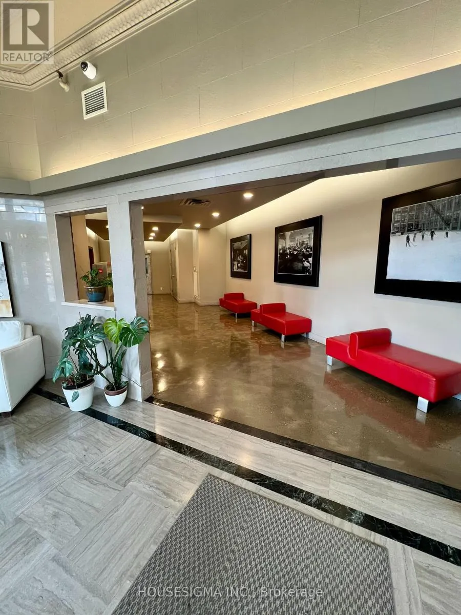 109 - 404 KING STREET WEST STREET W