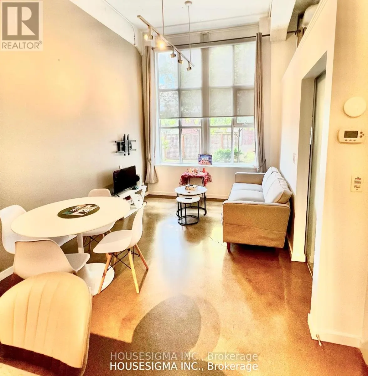109 - 404 KING STREET WEST STREET W