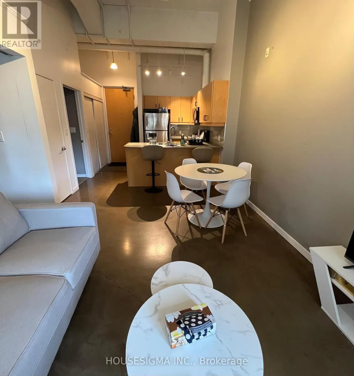109 - 404 KING STREET WEST STREET W