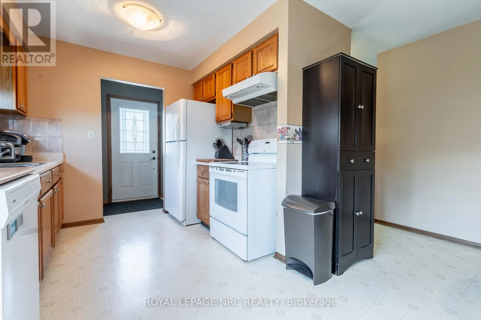 62 LILLIAN PLACE