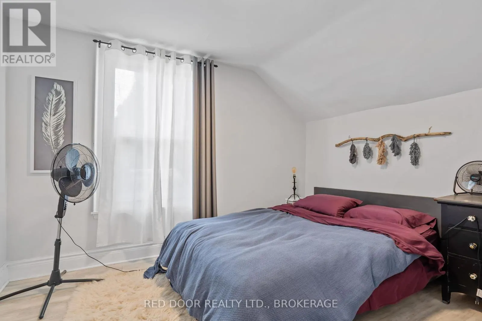 292 HETTY STREET W