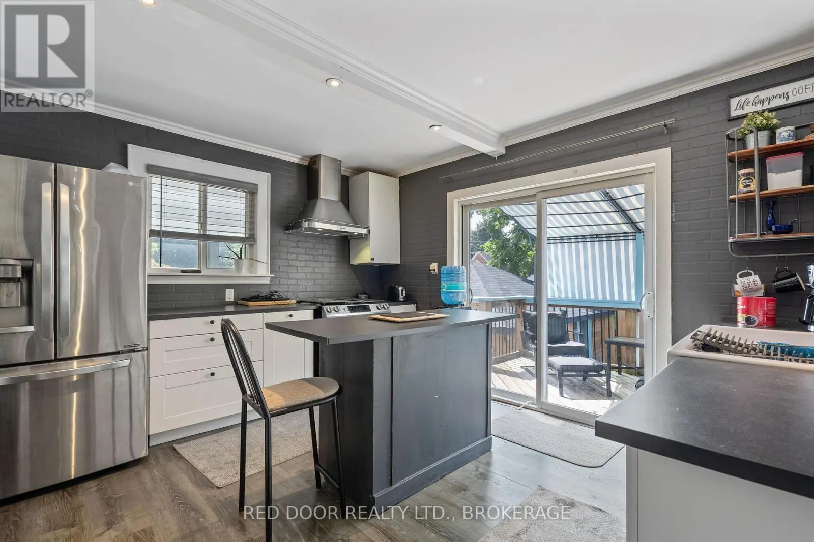 292 HETTY STREET W