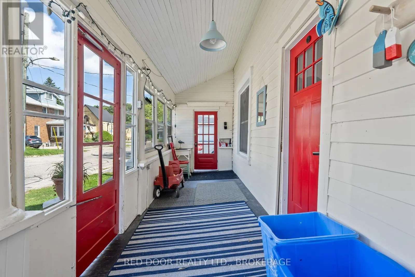 292 HETTY STREET W