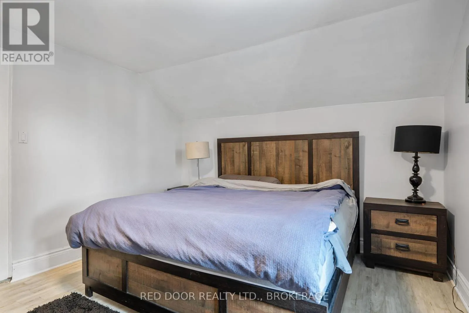 292 HETTY STREET W