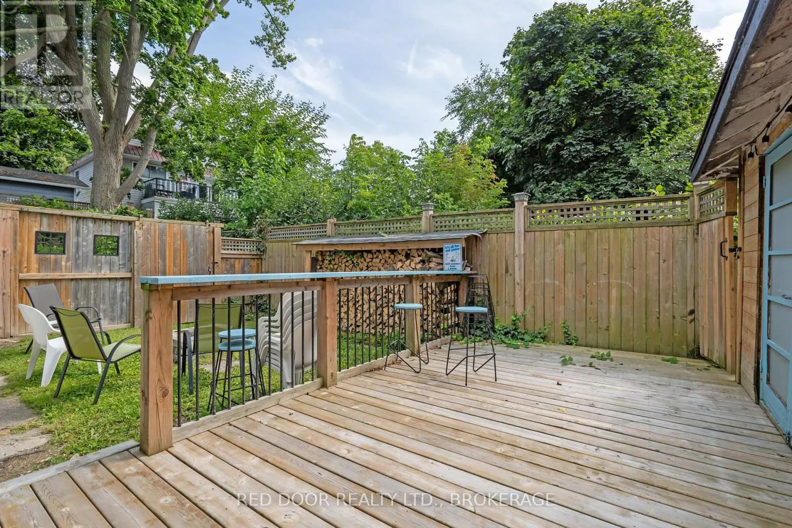 292 HETTY STREET W