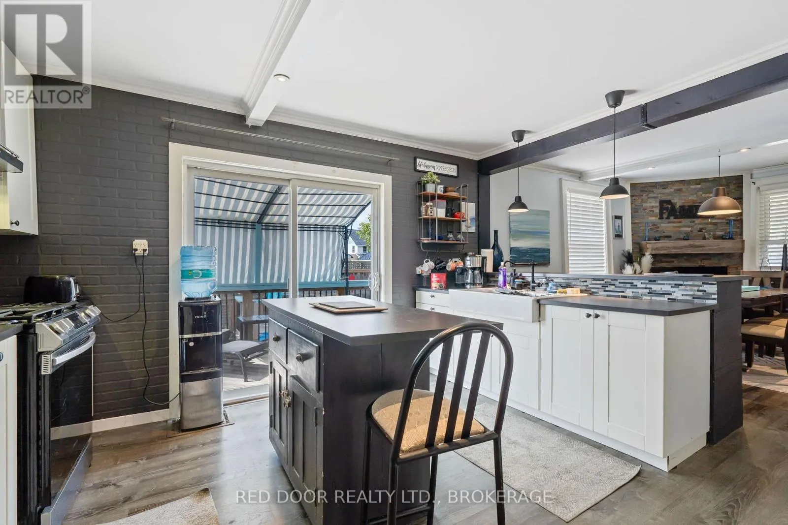 292 HETTY STREET W