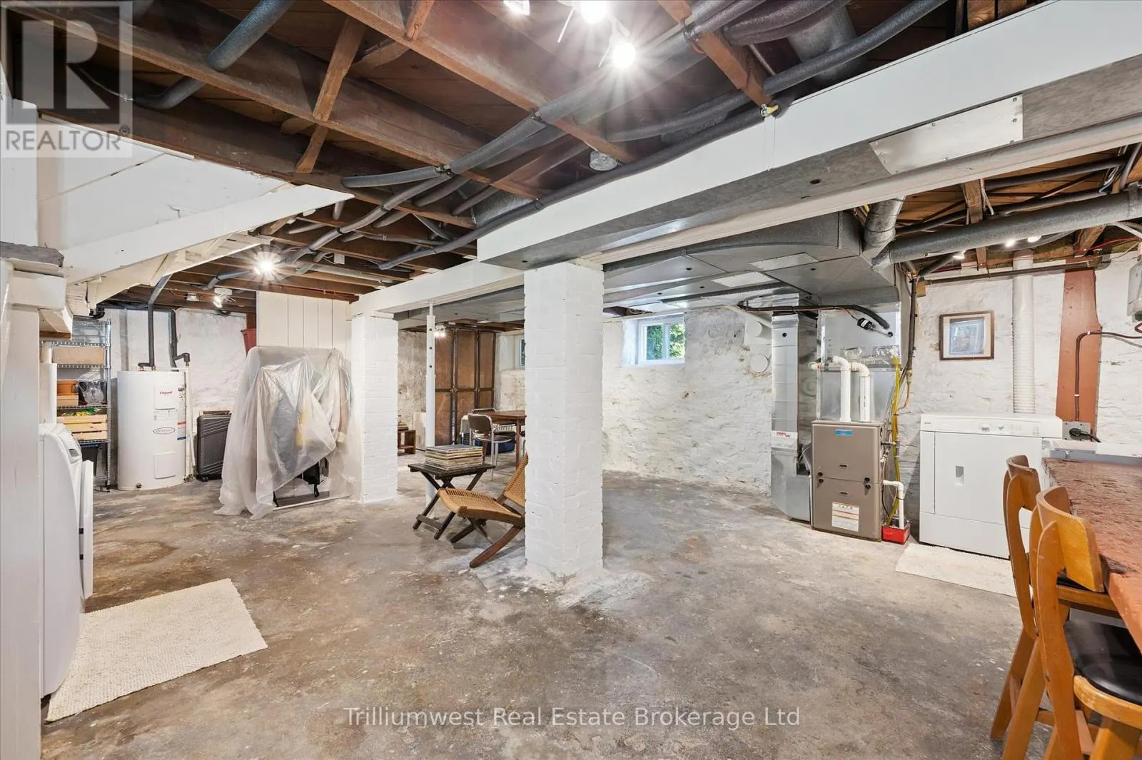 297 WATERLOO AVENUE