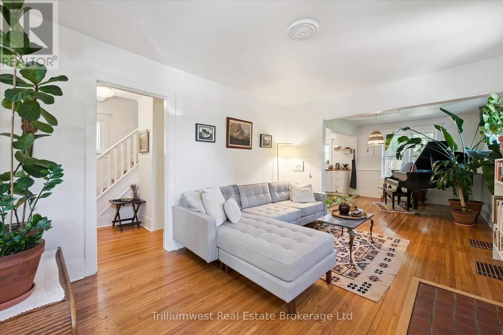 297 WATERLOO AVENUE