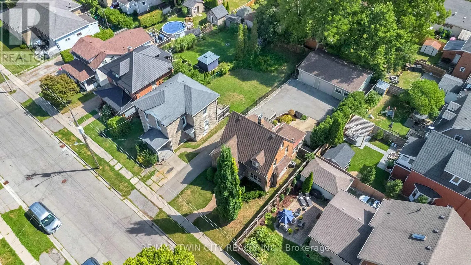 25 BROADWAY STREET E