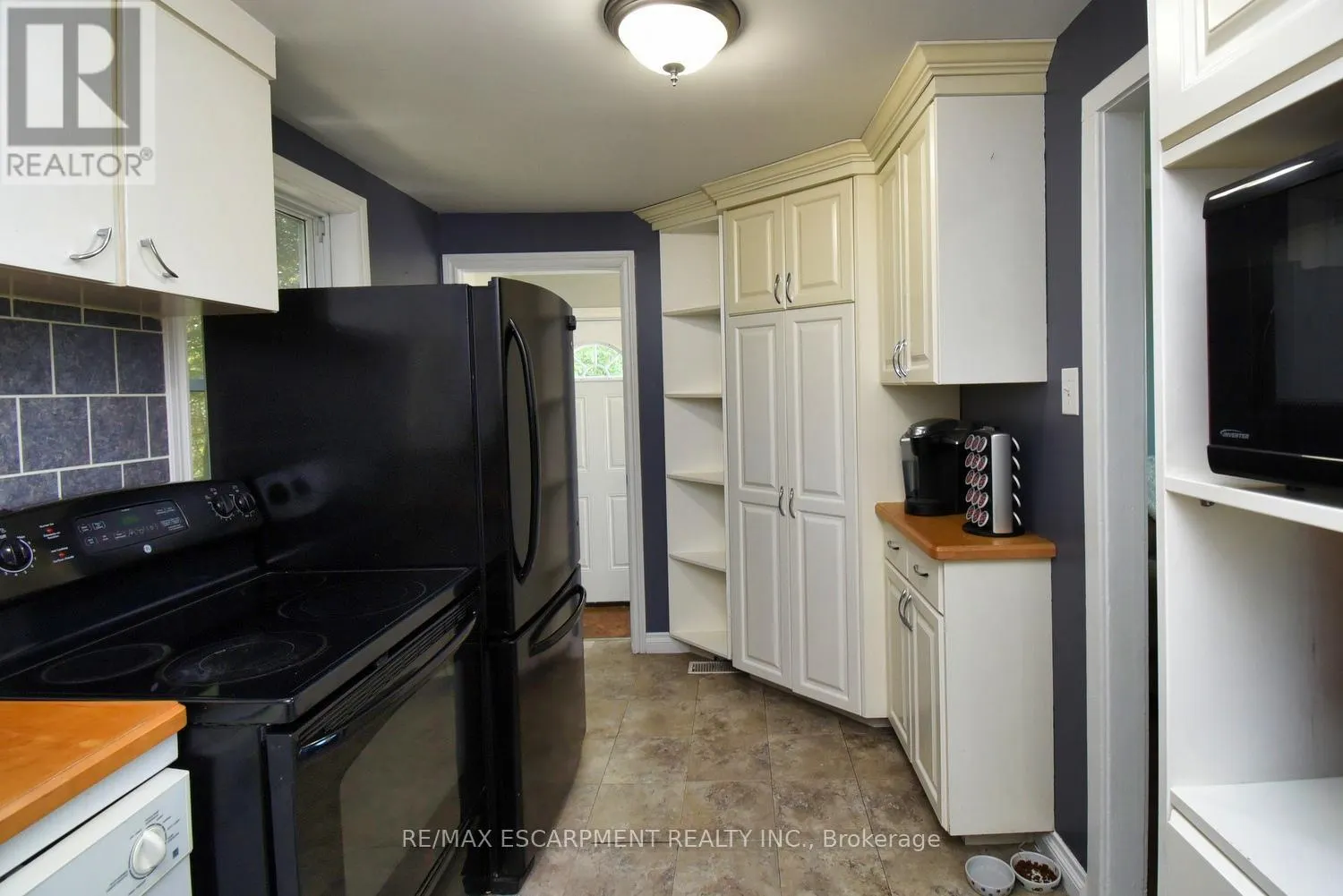 3674 CAMPDEN ROAD