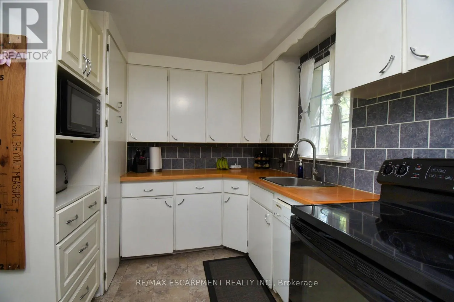 3674 CAMPDEN ROAD