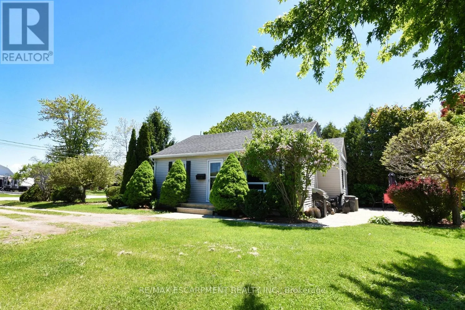 3674 CAMPDEN ROAD