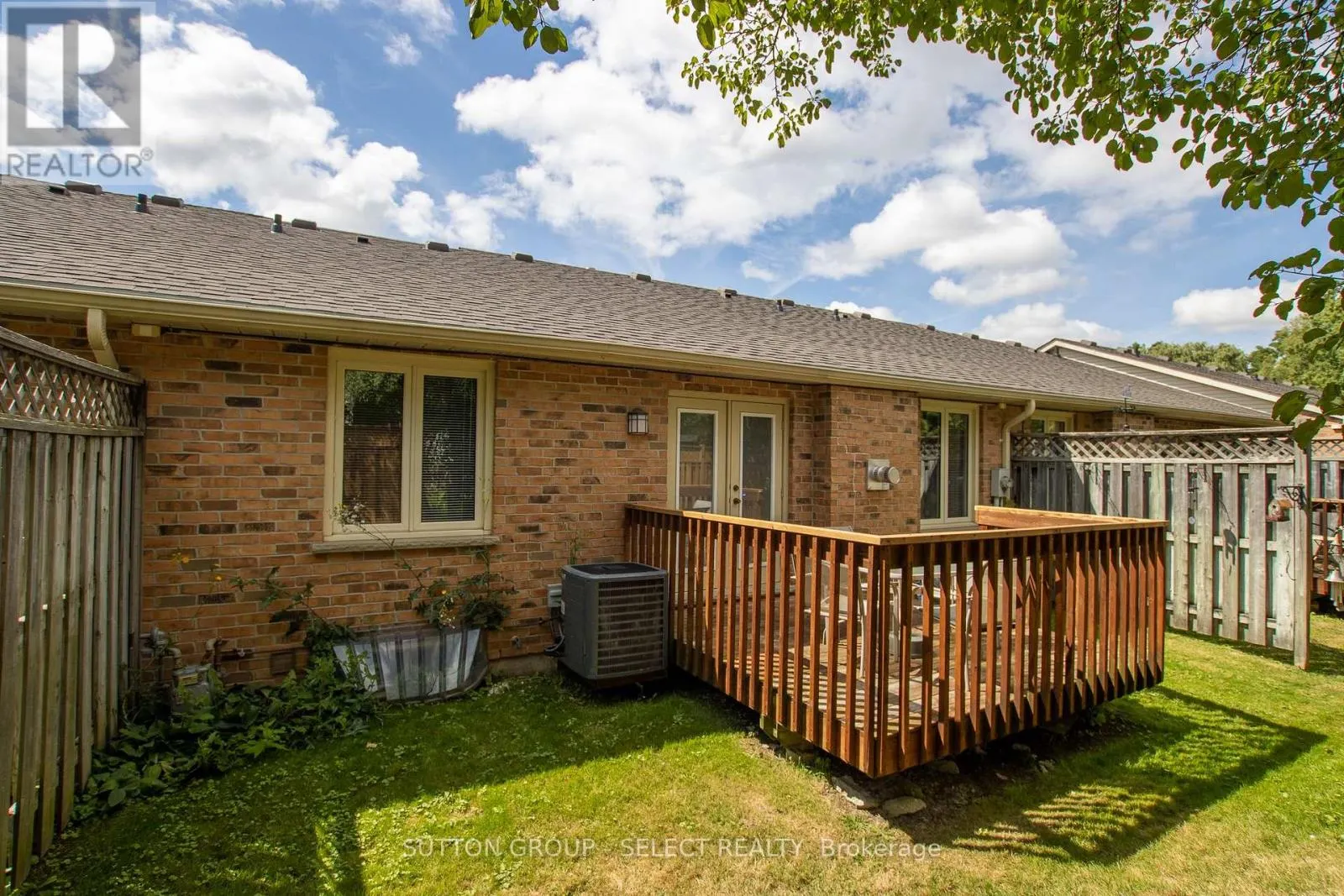 4 - 445 RIVERSIDE DRIVE, #4