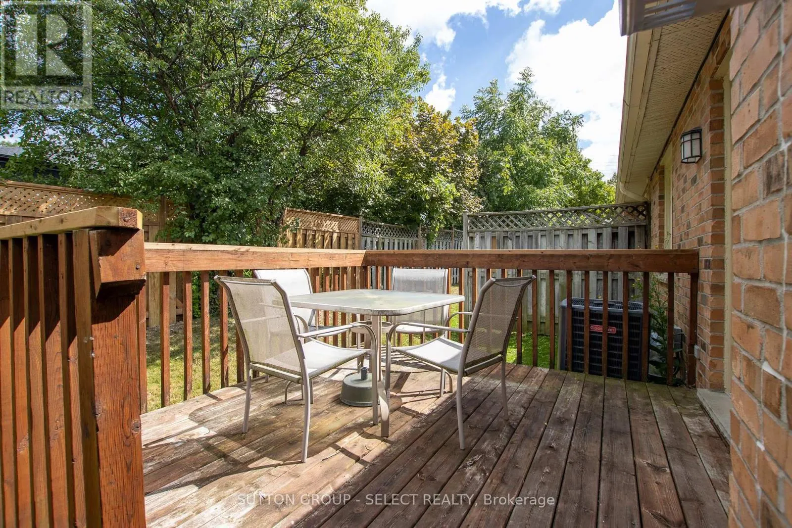 4 - 445 RIVERSIDE DRIVE, #4