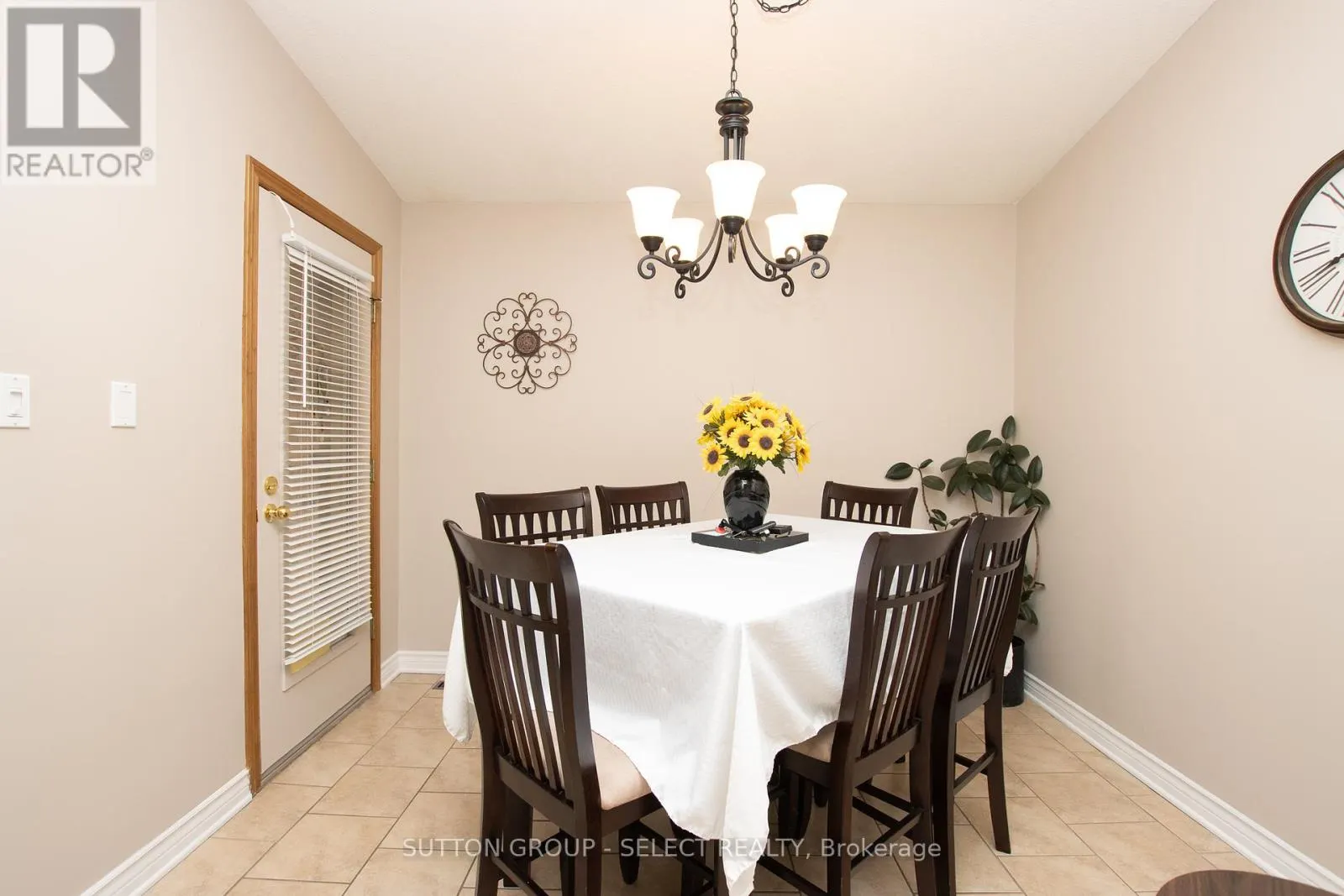 4 - 445 RIVERSIDE DRIVE, #4