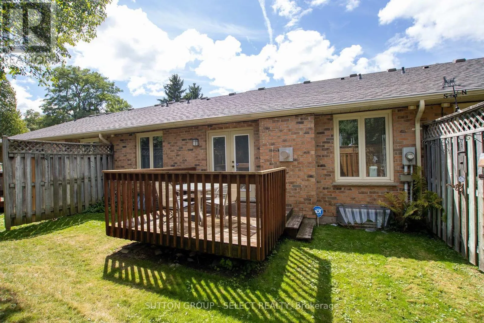 4 - 445 RIVERSIDE DRIVE, #4