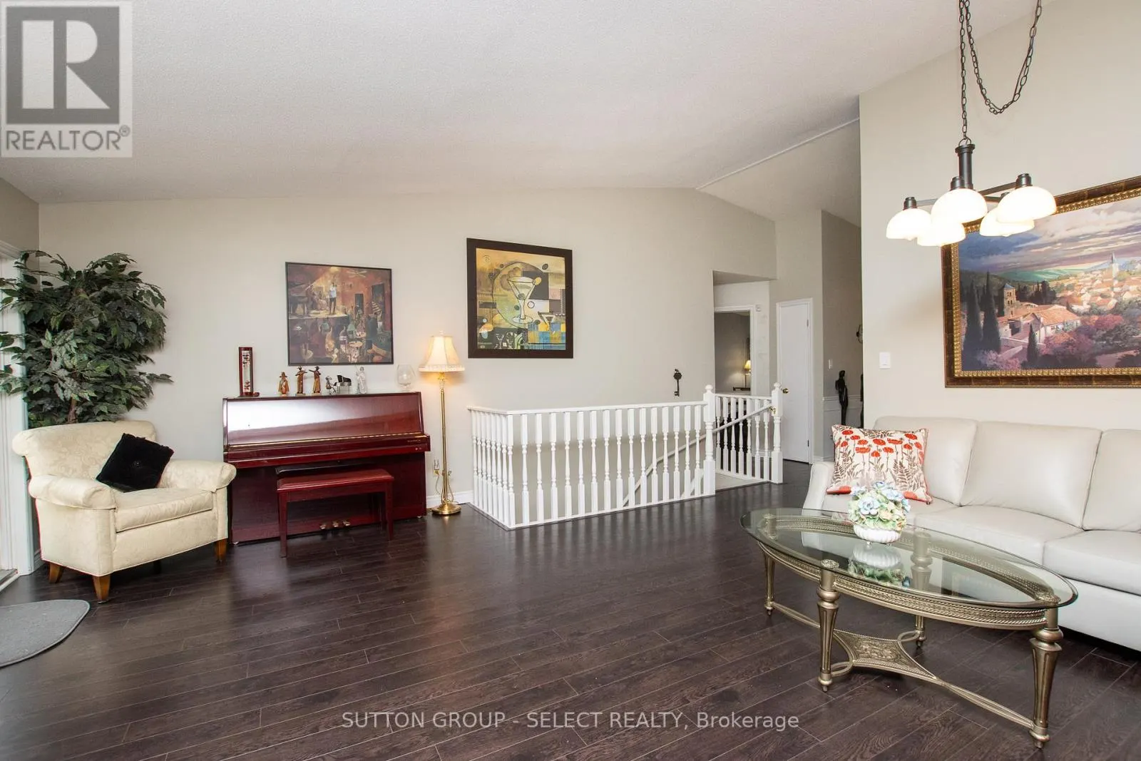 4 - 445 RIVERSIDE DRIVE, #4