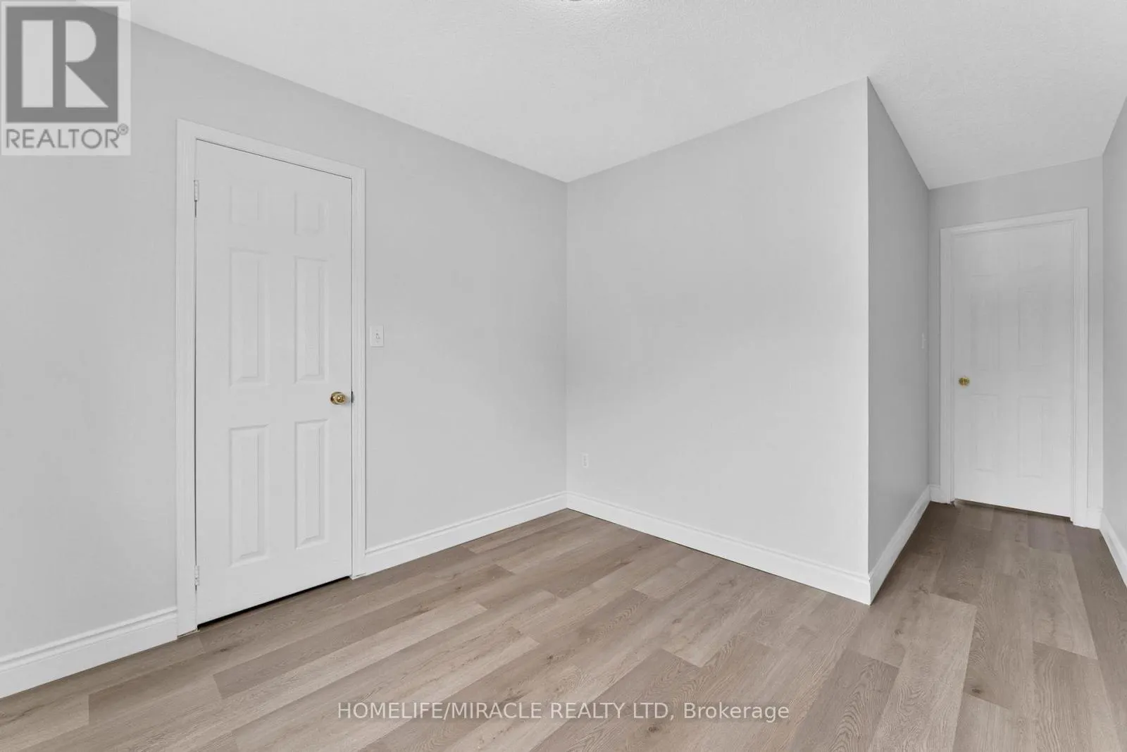 120 JANSEN AVENUE