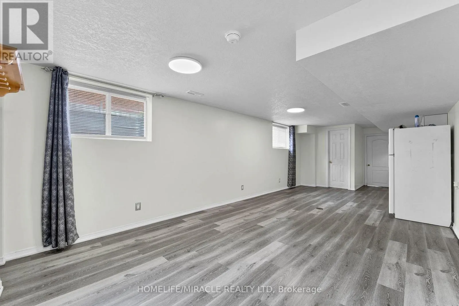 120 JANSEN AVENUE