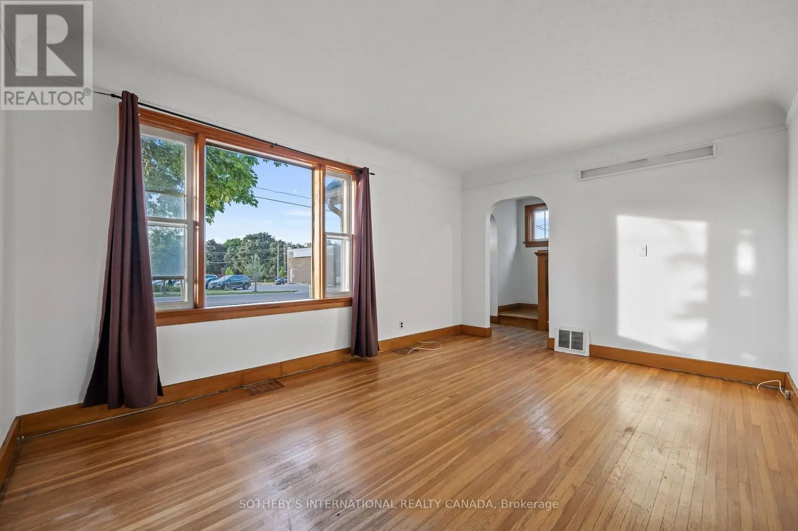 185 HIGHLAND ROAD W