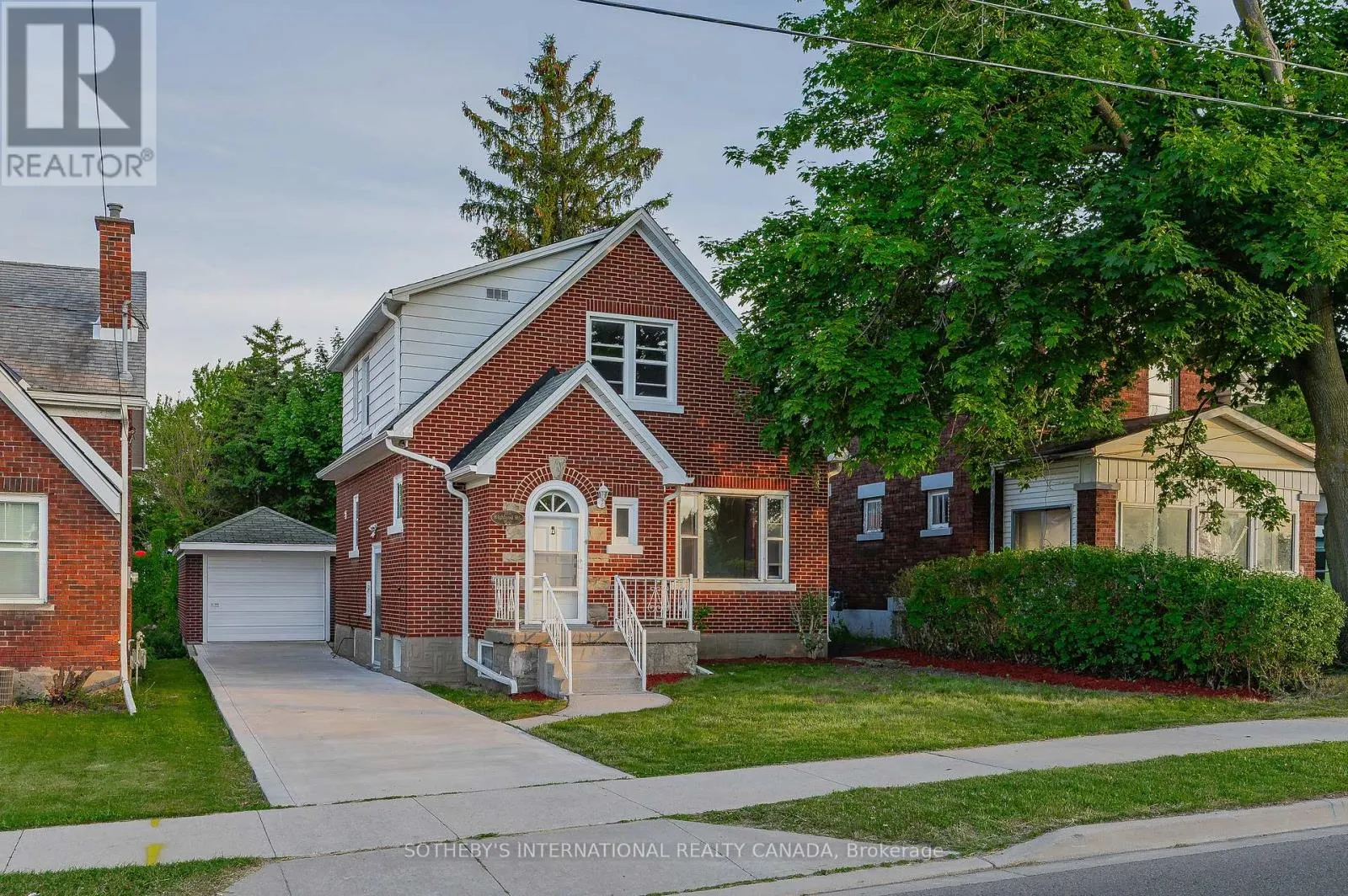185 HIGHLAND ROAD W