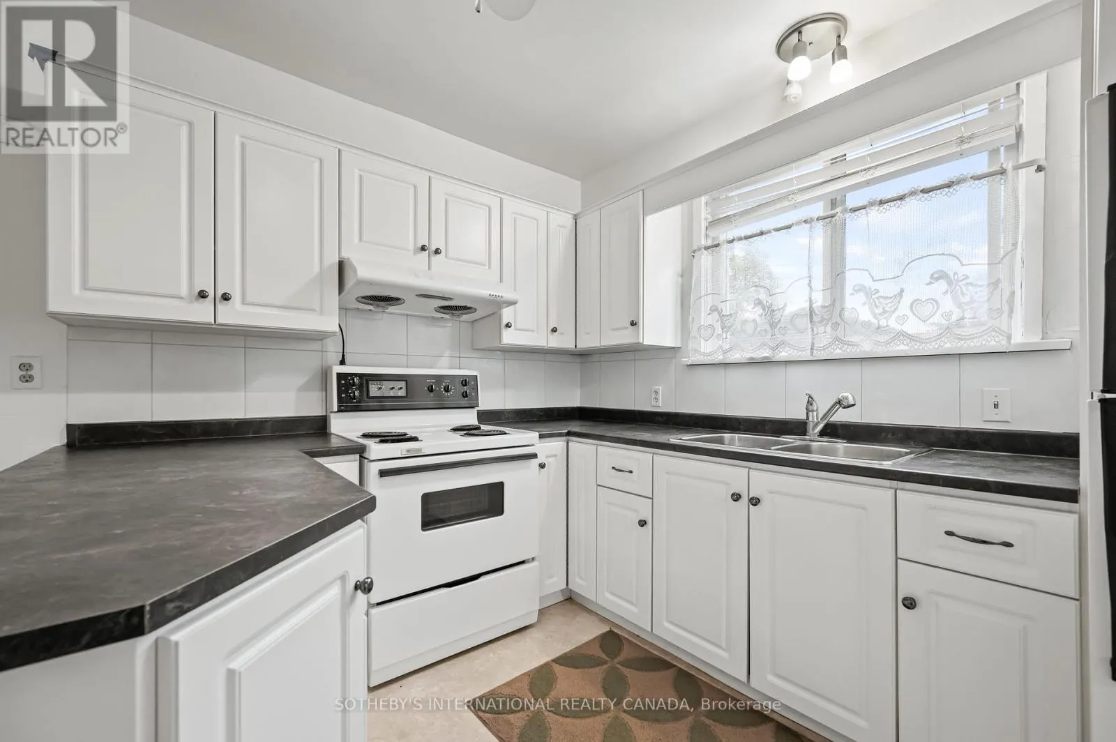 185 HIGHLAND ROAD W