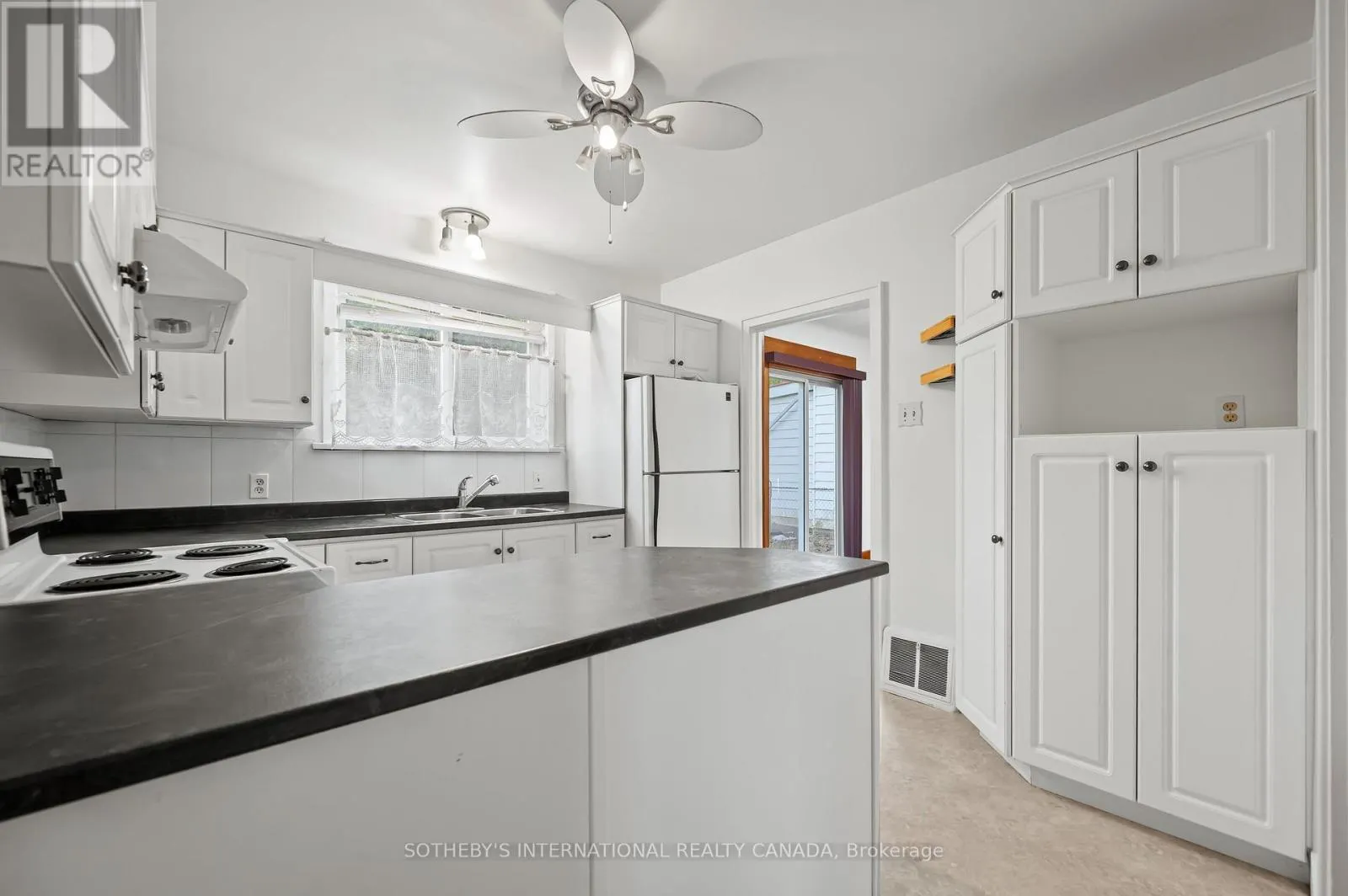 185 HIGHLAND ROAD W