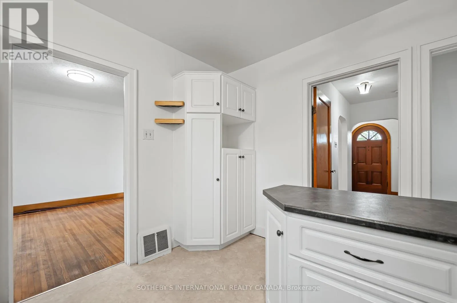 185 HIGHLAND ROAD W