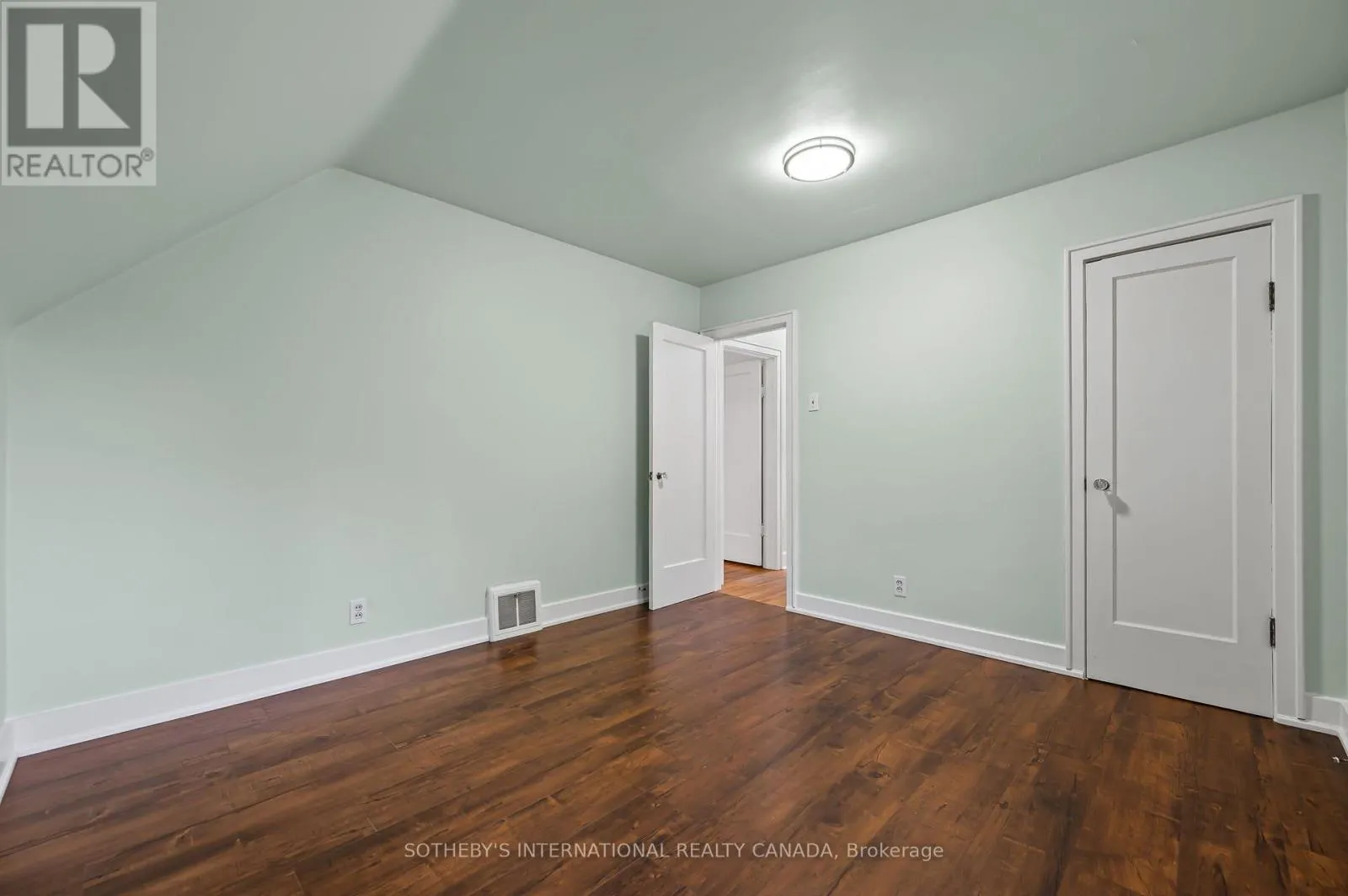 185 HIGHLAND ROAD W