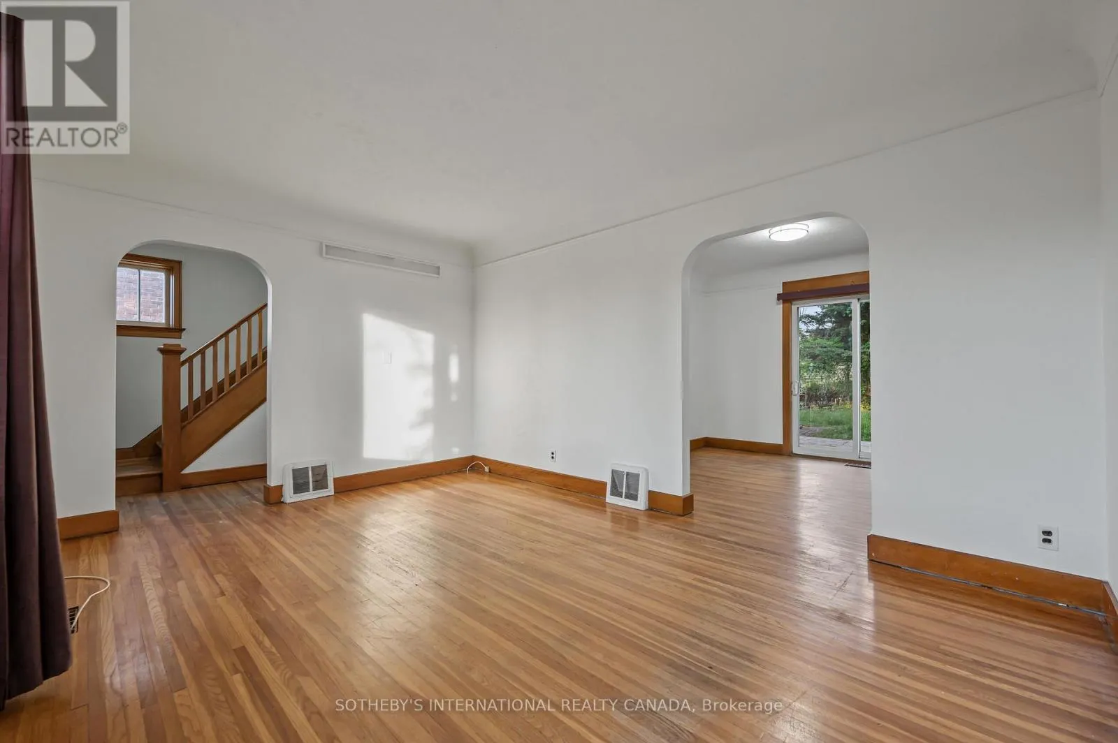 185 HIGHLAND ROAD W