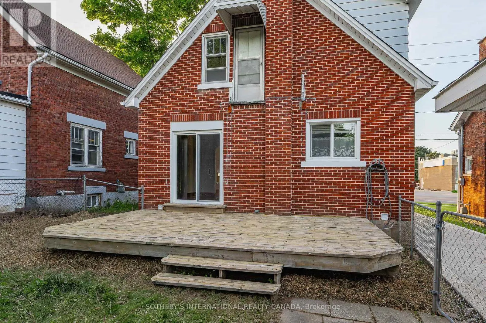 185 HIGHLAND ROAD W