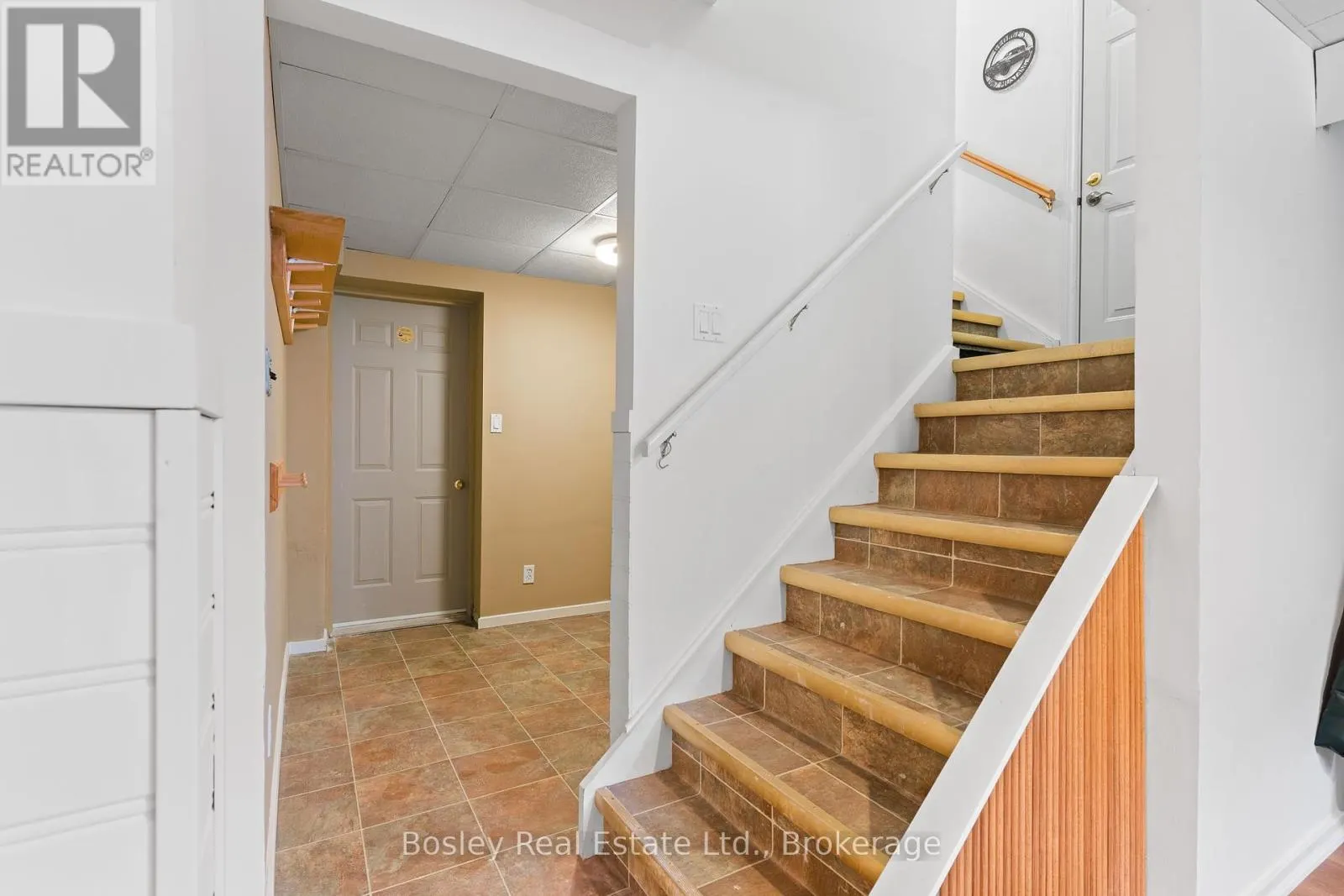 136 MAPLE LANE