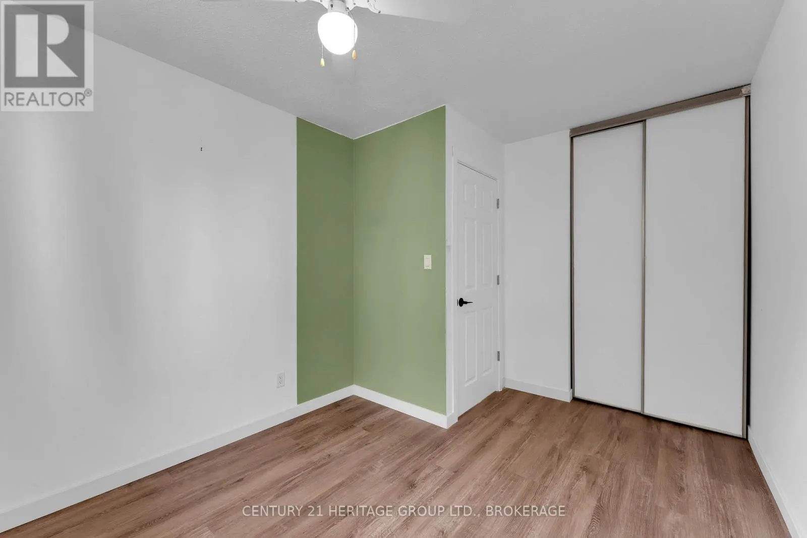 802 DATZELL LANE W