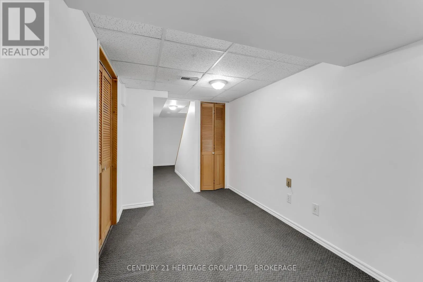 802 DATZELL LANE W