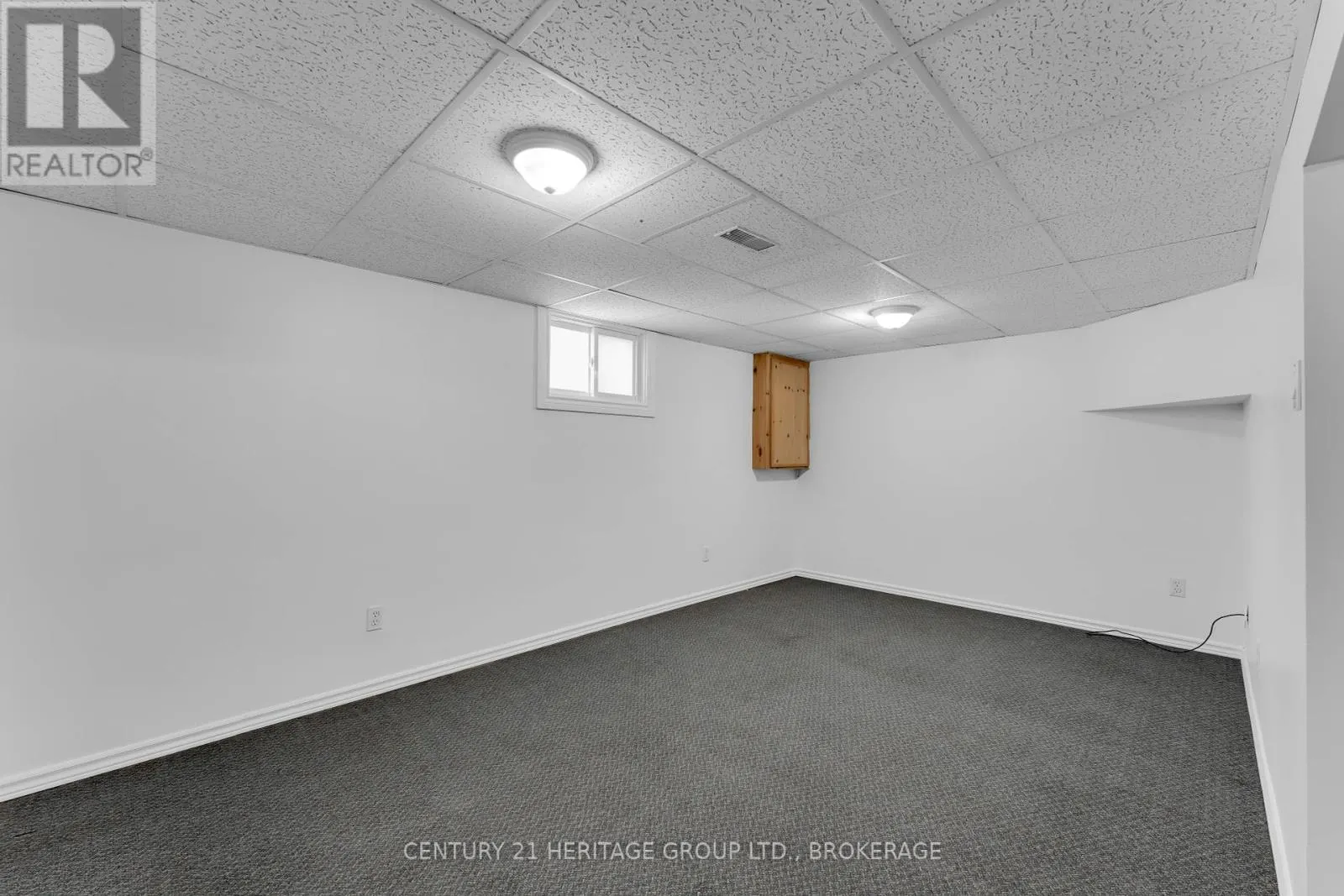 802 DATZELL LANE W