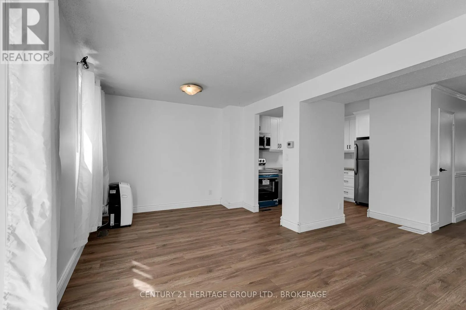 802 DATZELL LANE W
