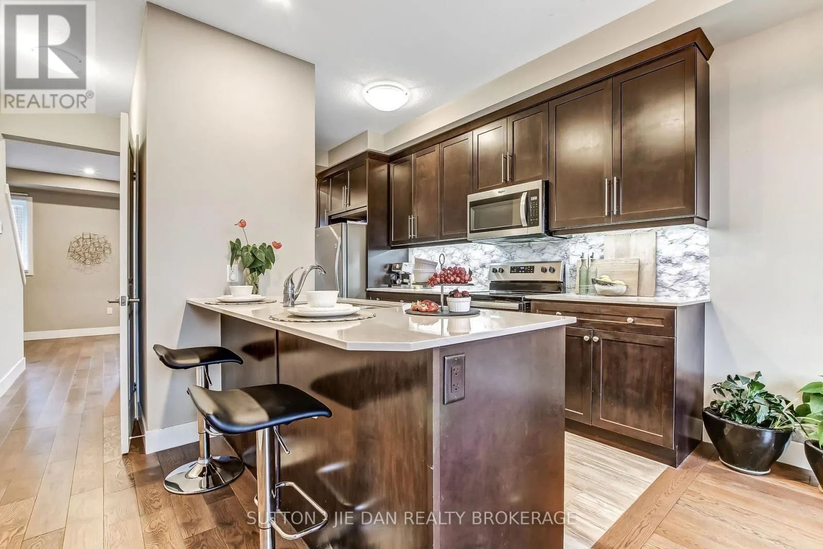 236 - 1960 DALMAGARRY ROAD, #236