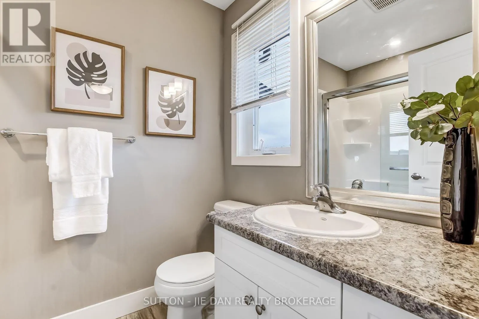 236 - 1960 DALMAGARRY ROAD, #236