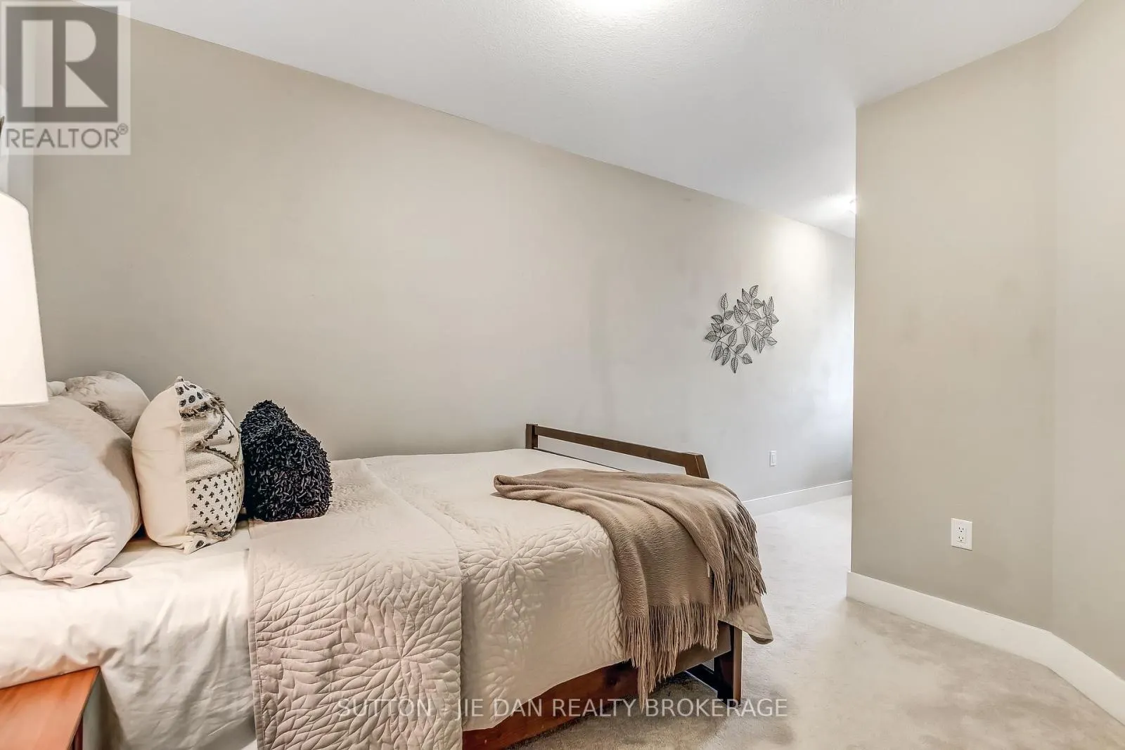 236 - 1960 DALMAGARRY ROAD, #236